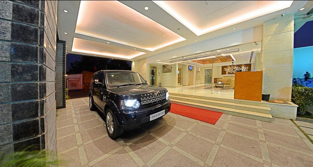 ป๊อปปี้ส อนุกุลา เรสซิเดนซี Hotel ฮอร์นีเบ็ชวา ภายนอก รูปภาพ