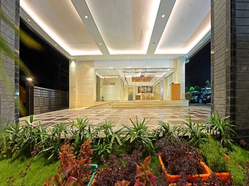 ป๊อปปี้ส อนุกุลา เรสซิเดนซี Hotel ฮอร์นีเบ็ชวา ภายนอก รูปภาพ
